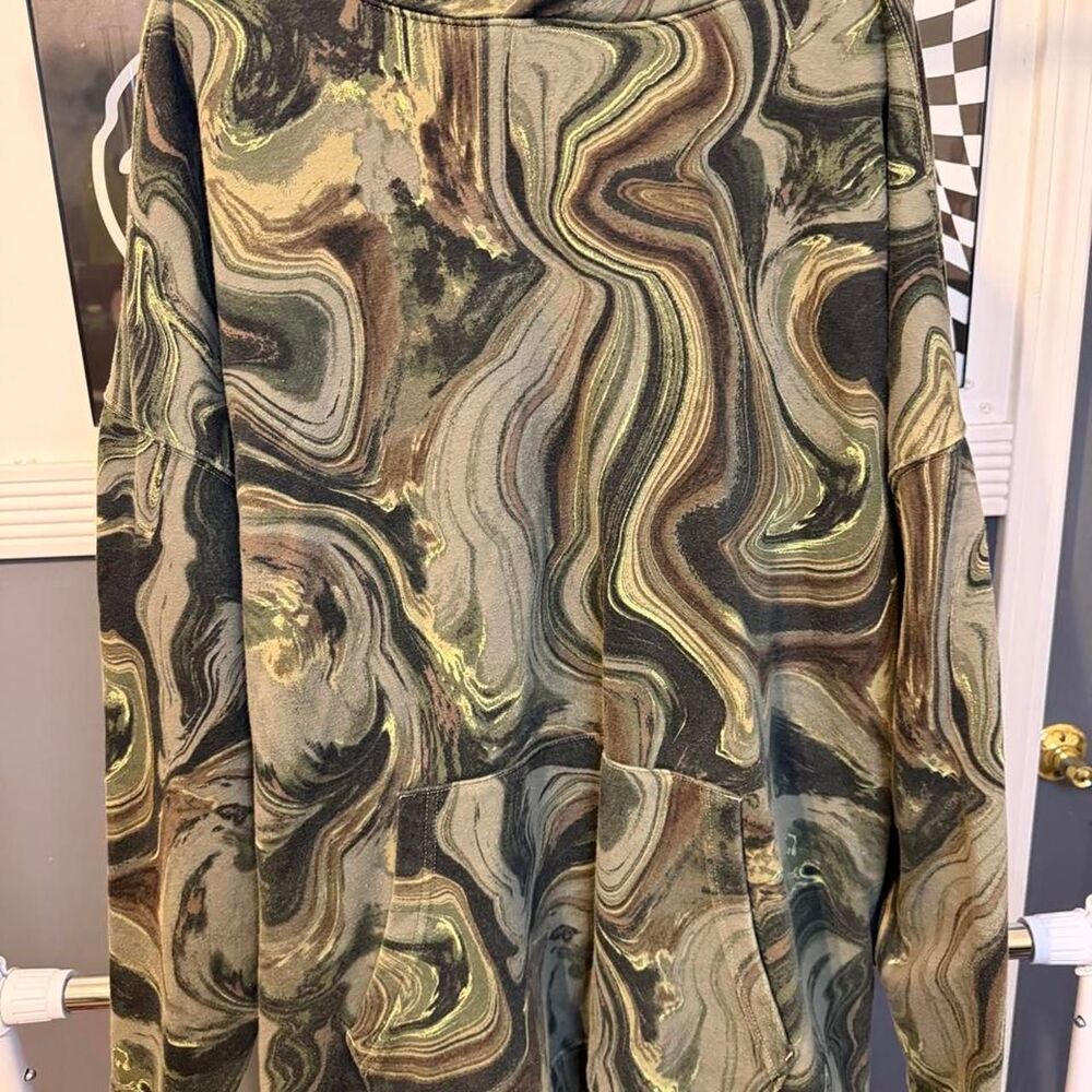 No Boundaries Green Marbled Hoodie
